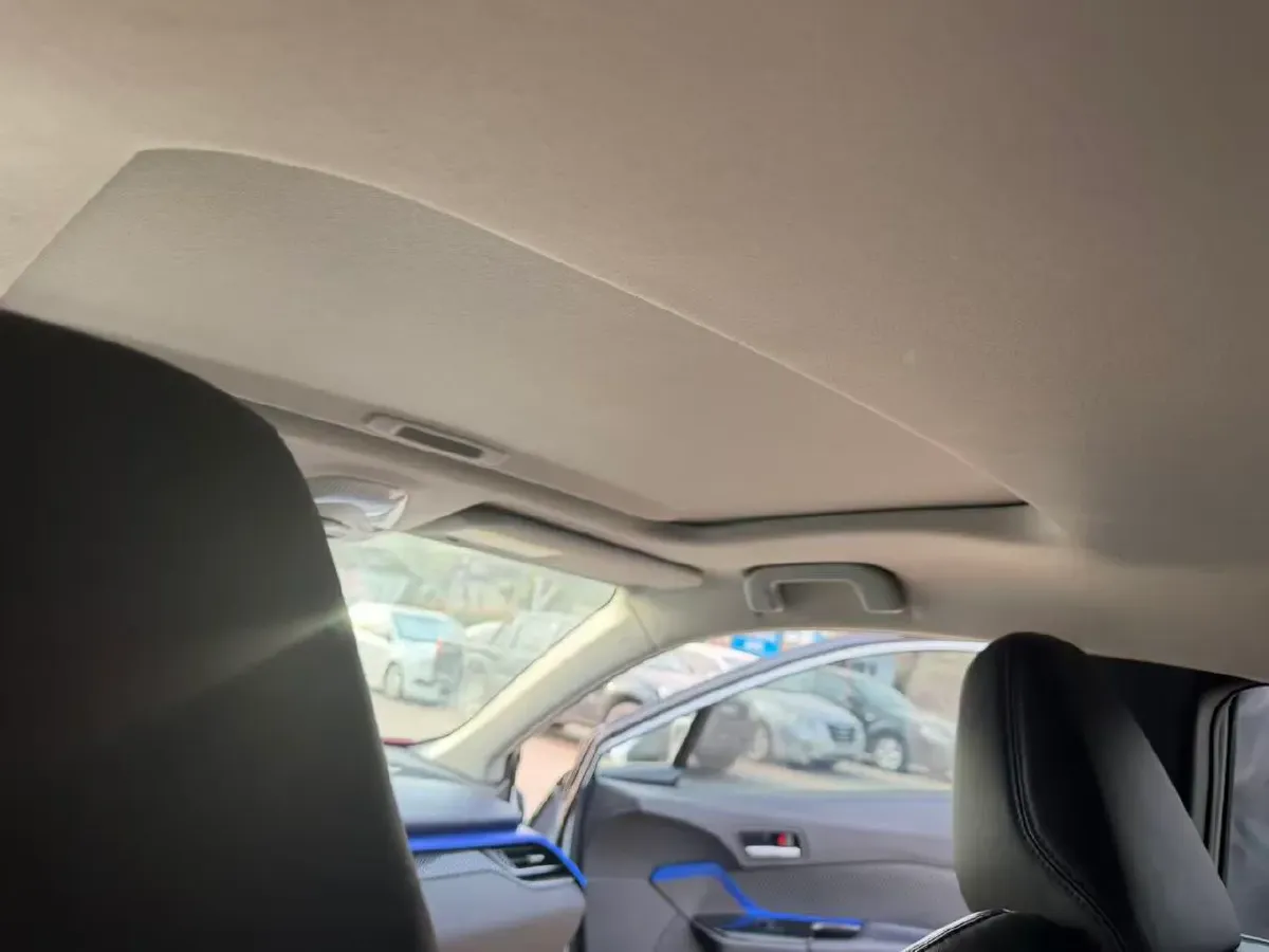 2023 Toyota C-HR 2.0L 171HP L4 CVT,autocango,china used car exporter,china ev exporter,chinese used car exporter,chinese used ev exporter