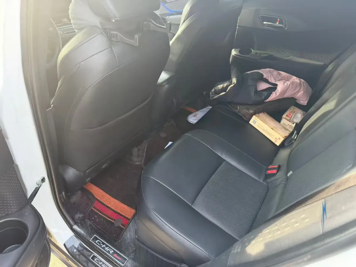 2023 Toyota C-HR 2.0L 171HP L4 CVT,autocango,china used car exporter,china ev exporter,chinese used car exporter,chinese used ev exporter