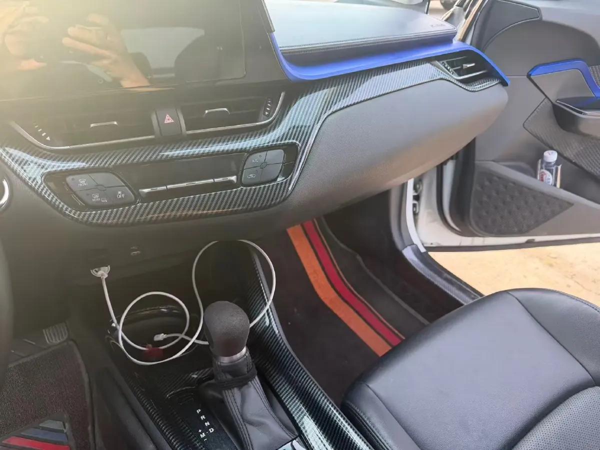 2023 Toyota C-HR 2.0L 171HP L4 CVT,autocango,china used car exporter,china ev exporter,chinese used car exporter,chinese used ev exporter