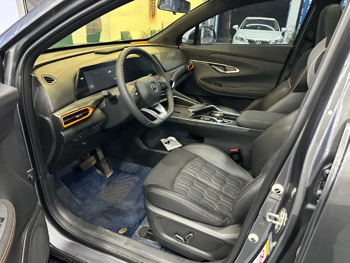 2022 ChangAn UNI-T 1.5T 188HP L4 7DCT,autocango,china used car exporter,china ev exporter,chinese used car exporter,chinese used ev exporter