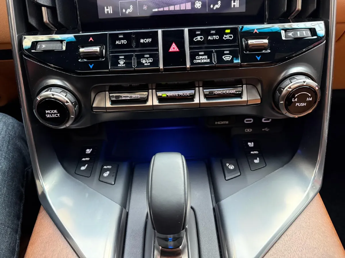 2025 Lexus LX 3.5T 408HP V6 10AT Hybrid,autocango,china used car exporter,china ev exporter,chinese used car exporter,chinese used ev exporter