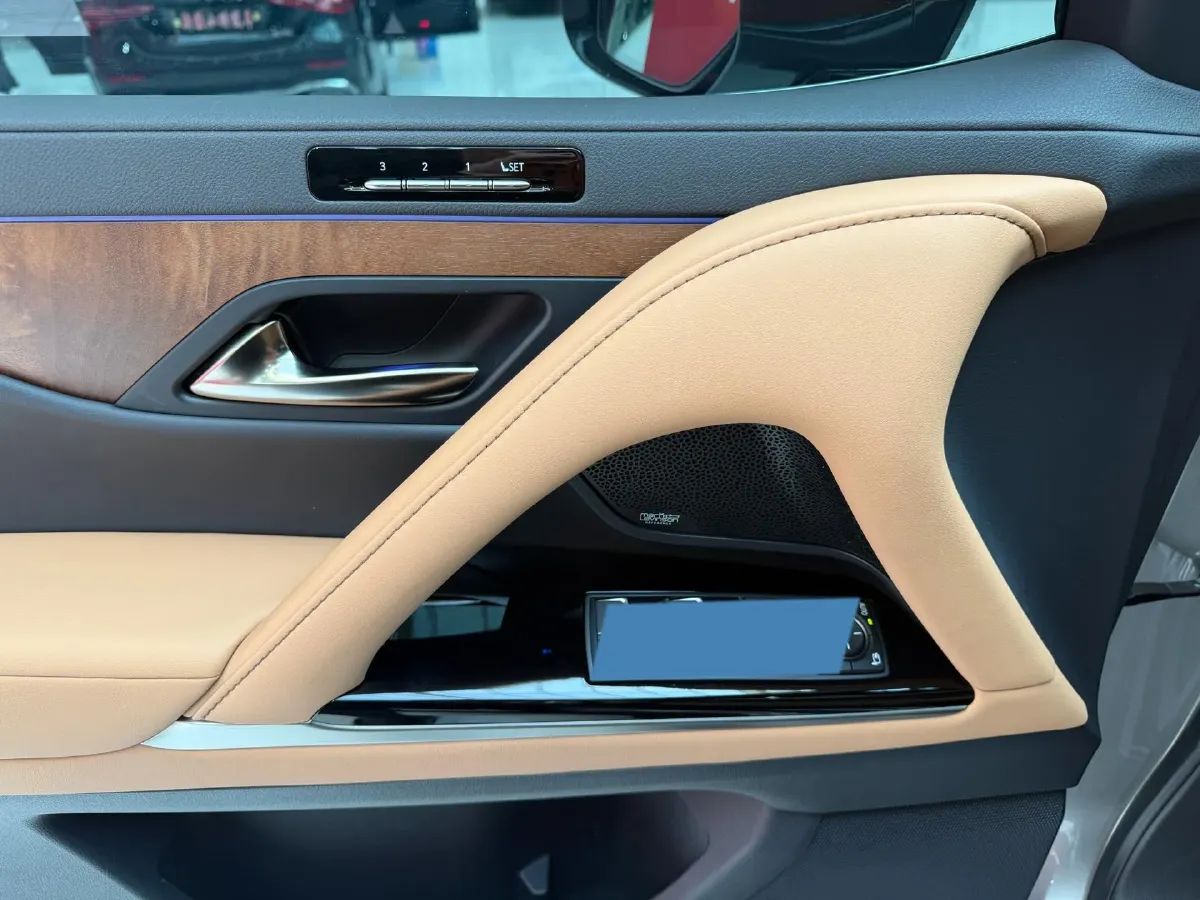 2025 Lexus LX 3.5T 408HP V6 10AT Hybrid,autocango,china used car exporter,china ev exporter,chinese used car exporter,chinese used ev exporter