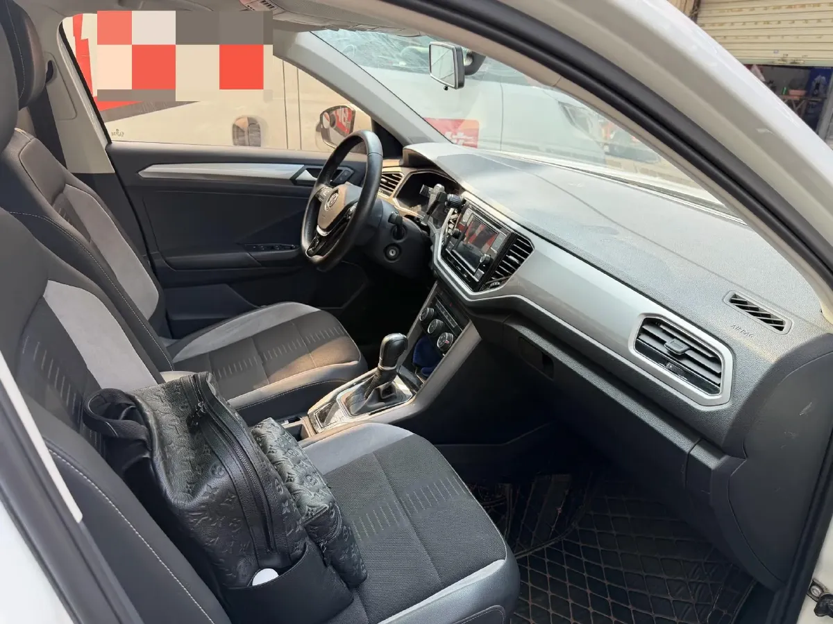 2020 Volkswagen T-Roc 1.4T 131HP L4 7DCT,autocango,china used car exporter,china ev exporter,chinese used car exporter,chinese used ev exporter