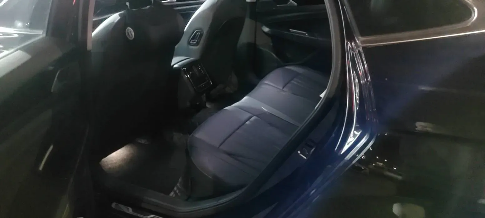 2025 Volkswagen Passat 2.0T 220HP L4 7DCT,autocango,china used car exporter,china ev exporter,chinese used car exporter,chinese used ev exporter