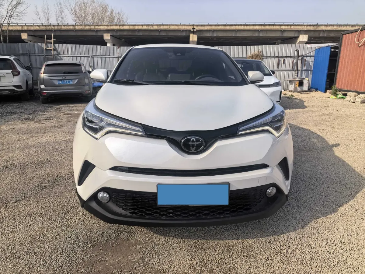 2018 Toyota C-HR 2.0L 171HP L4 CVT,autocango,china used car exporter,china ev exporter,chinese used car exporter,chinese used ev exporter