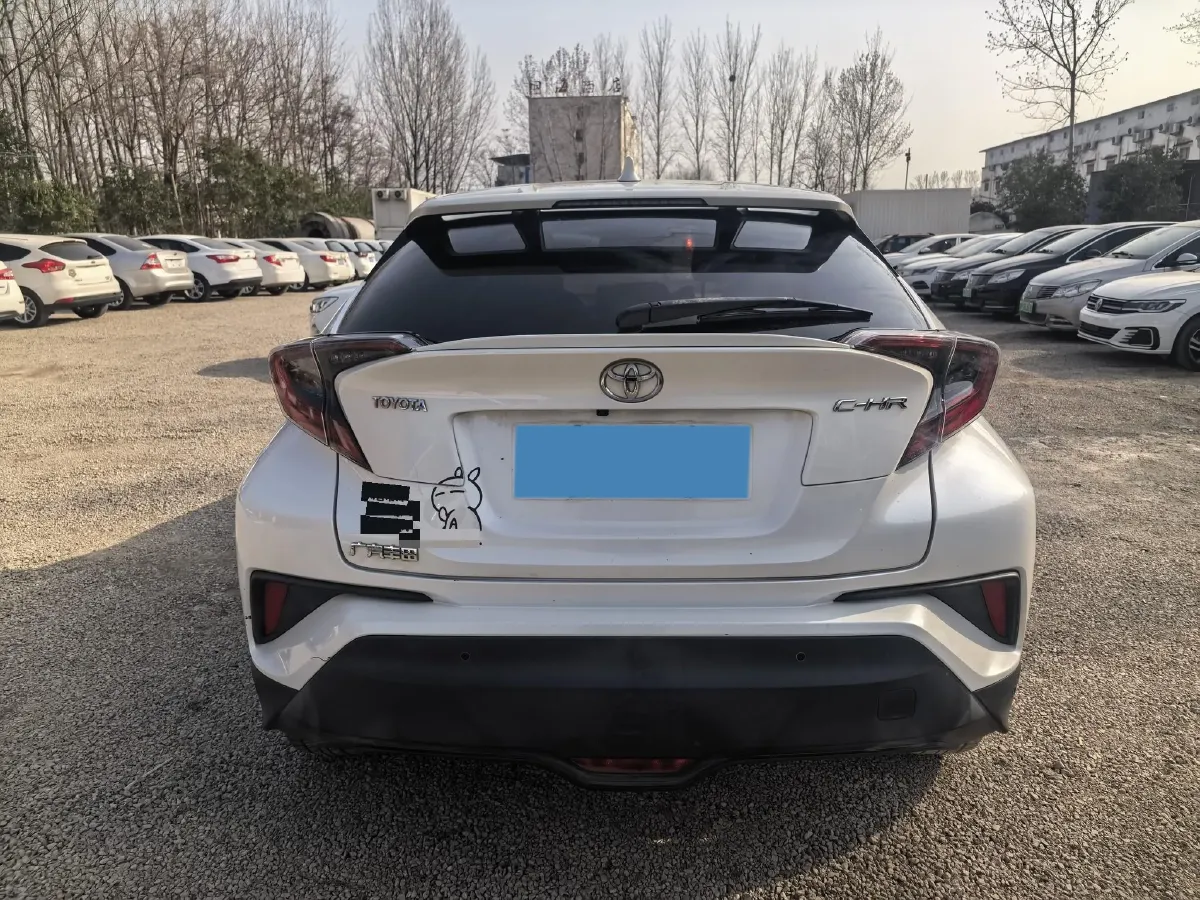 2018 Toyota C-HR 2.0L 171HP L4 CVT,autocango,china used car exporter,china ev exporter,chinese used car exporter,chinese used ev exporter