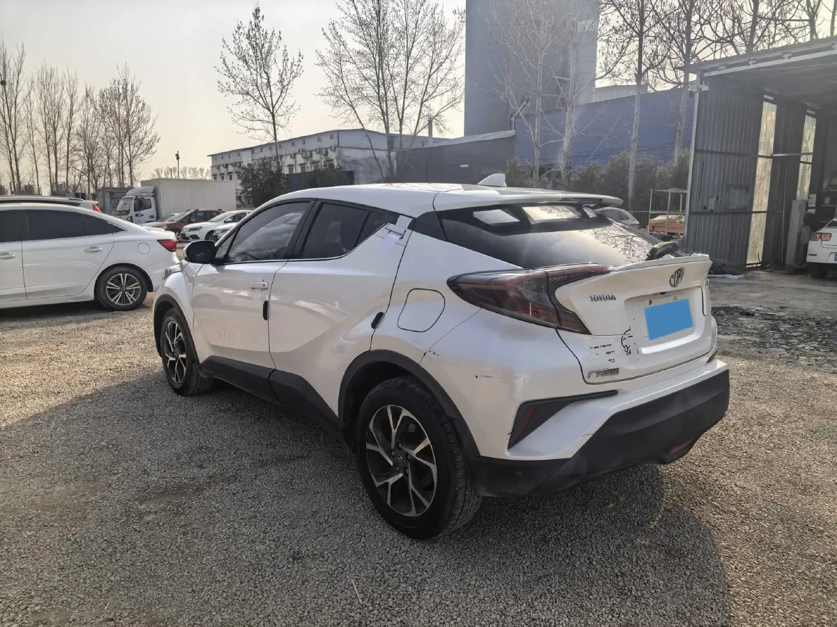 2018 Toyota C-HR 2.0L 171HP L4 CVT,autocango,china used car exporter,china ev exporter,chinese used car exporter,chinese used ev exporter