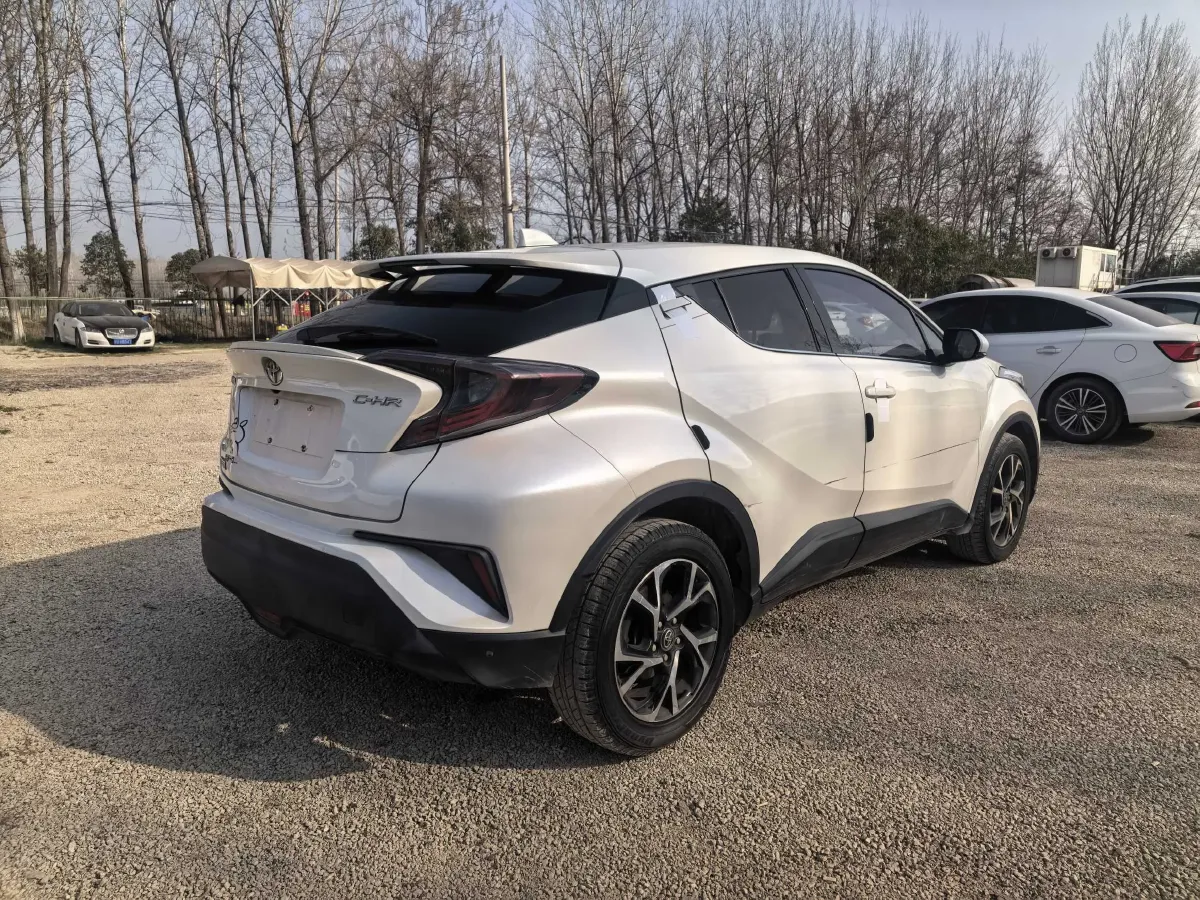 2018 Toyota C-HR 2.0L 171HP L4 CVT,autocango,china used car exporter,china ev exporter,chinese used car exporter,chinese used ev exporter