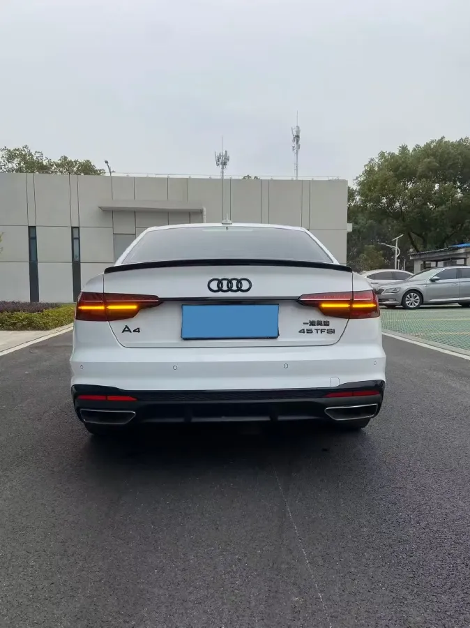 2023 Audi A4L 2.0T 190HP L4 7DCT,autocango,china used car exporter,china ev exporter,chinese used car exporter,chinese used ev exporter