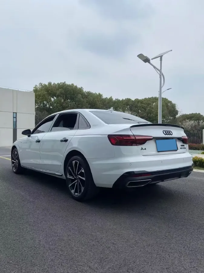 2023 Audi A4L 2.0T 190HP L4 7DCT,autocango,china used car exporter,china ev exporter,chinese used car exporter,chinese used ev exporter
