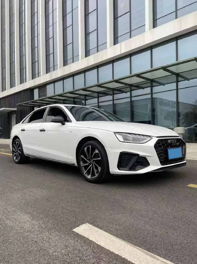 2023 Audi A4L 2.0T 190HP L4 7DCT,autocango,china used car exporter,china ev exporter,chinese used car exporter,chinese used ev exporter