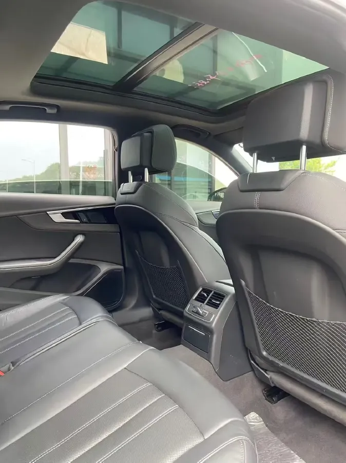 2023 Audi A4L 2.0T 190HP L4 7DCT,autocango,china used car exporter,china ev exporter,chinese used car exporter,chinese used ev exporter