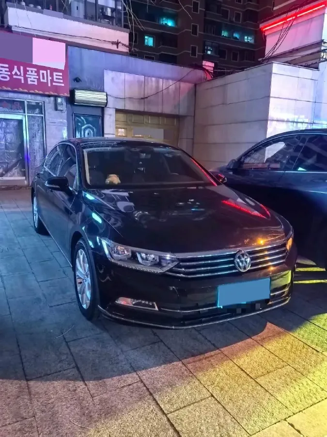 2018 Volkswagen Magotan 1.8T 180HP L4 7DCT,autocango,china used car exporter,china ev exporter,chinese used car exporter,chinese used ev exporter