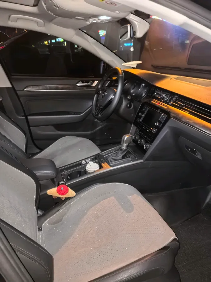 2018 Volkswagen Magotan 1.8T 180HP L4 7DCT,autocango,china used car exporter,china ev exporter,chinese used car exporter,chinese used ev exporter