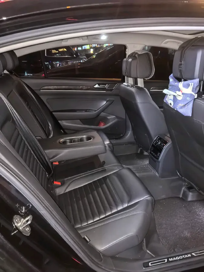 2018 Volkswagen Magotan 1.8T 180HP L4 7DCT,autocango,china used car exporter,china ev exporter,chinese used car exporter,chinese used ev exporter