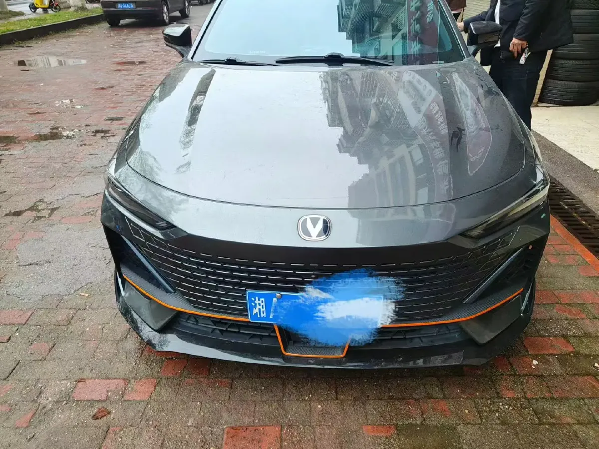 2022 ChangAn UNI-V 1.5T 188HP L4 7DCT,autocango,china used car exporter,china ev exporter,chinese used car exporter,chinese used ev exporter