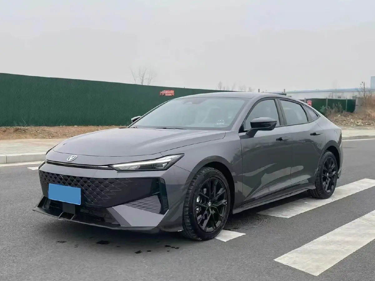 2022 ChangAn UNI-V 1.5T 188HP L4 7DCT,autocango,china used car exporter,china ev exporter,chinese used car exporter,chinese used ev exporter