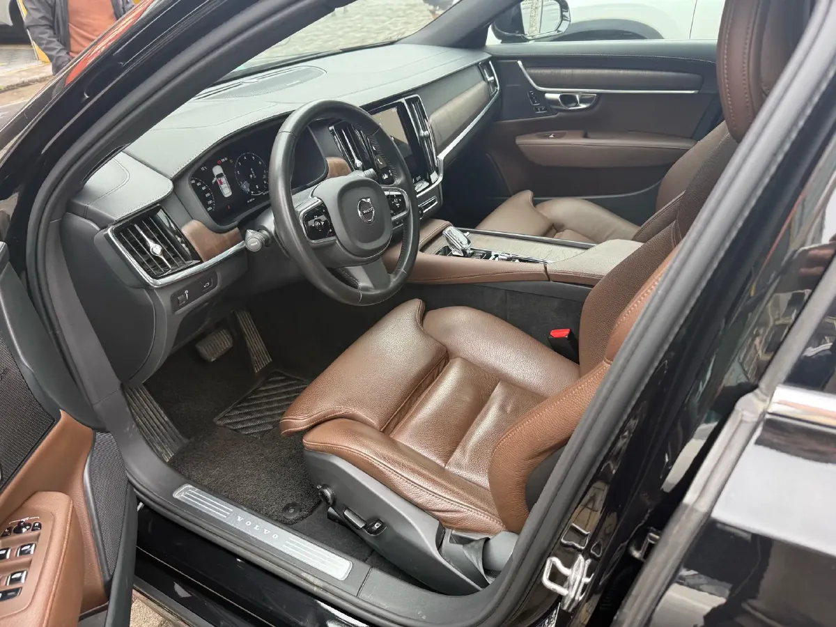 2021 Volvo S90 2.0T 250HP L4 8AT,autocango,china used car exporter,china ev exporter,chinese used car exporter,chinese used ev exporter