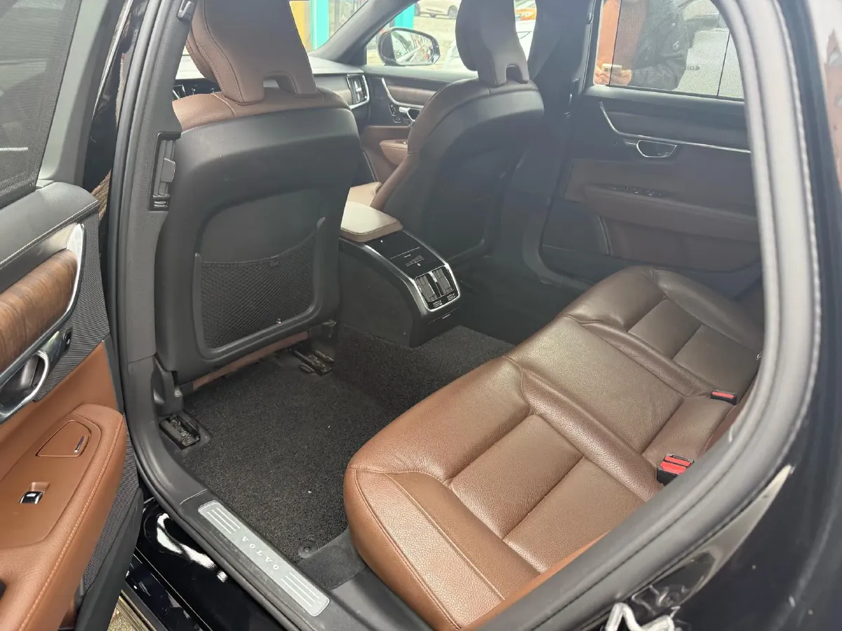 2021 Volvo S90 2.0T 250HP L4 8AT,autocango,china used car exporter,china ev exporter,chinese used car exporter,chinese used ev exporter