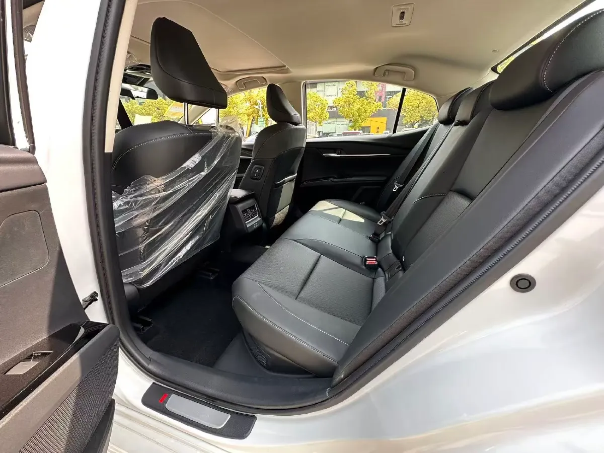 2026 Toyota Camry 2.0L 152HP L4 E-CVT Hybrid,autocango,china used car exporter,china ev exporter,chinese used car exporter,chinese used ev exporter