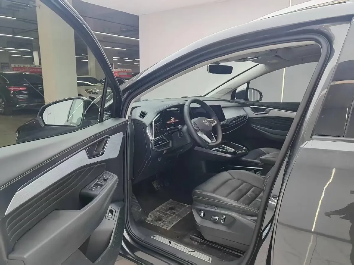2023 Volkswagen Talagon 2.0T 220HP L4 7DCT,autocango,china used car exporter,china ev exporter,chinese used car exporter,chinese used ev exporter