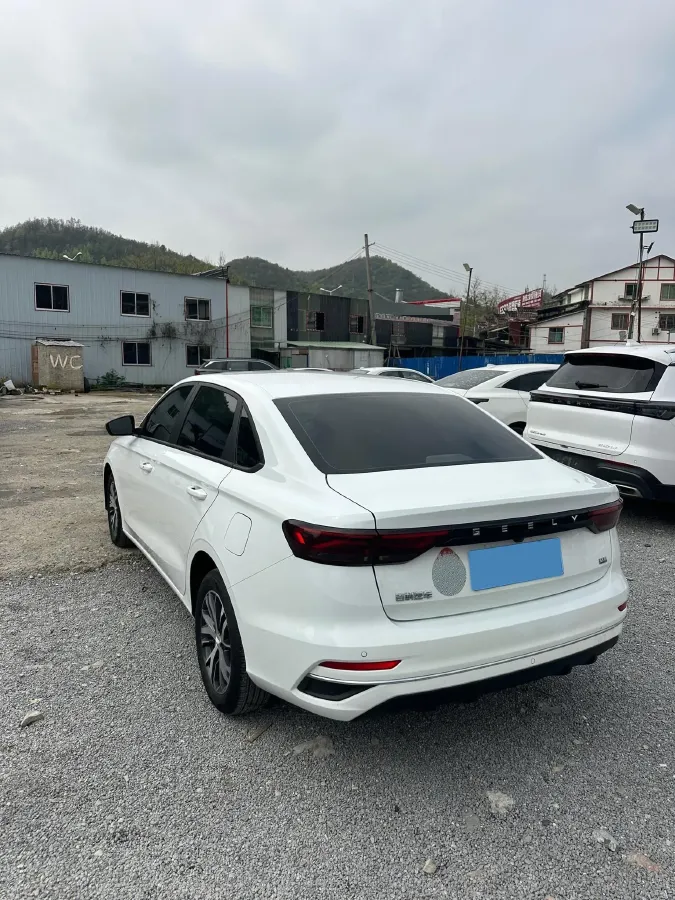 2025 Geely Emgrand 1.5L 127HP L4 CVT,autocango,china used car exporter,china ev exporter,chinese used car exporter,chinese used ev exporter