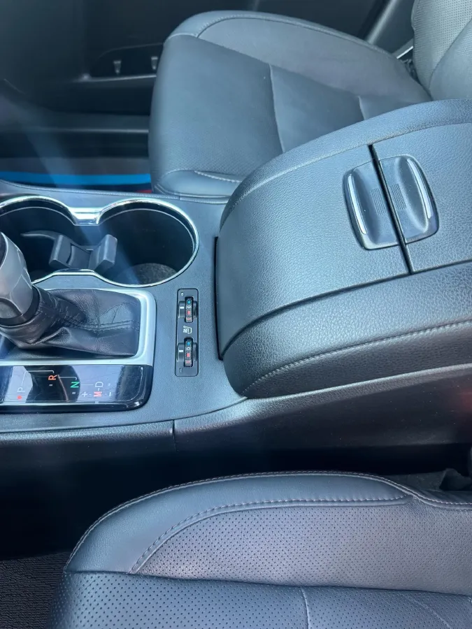 2019 HanTeng V7 1.5T 156HP L4 6AT,autocango,china used car exporter,china ev exporter,chinese used car exporter,chinese used ev exporter