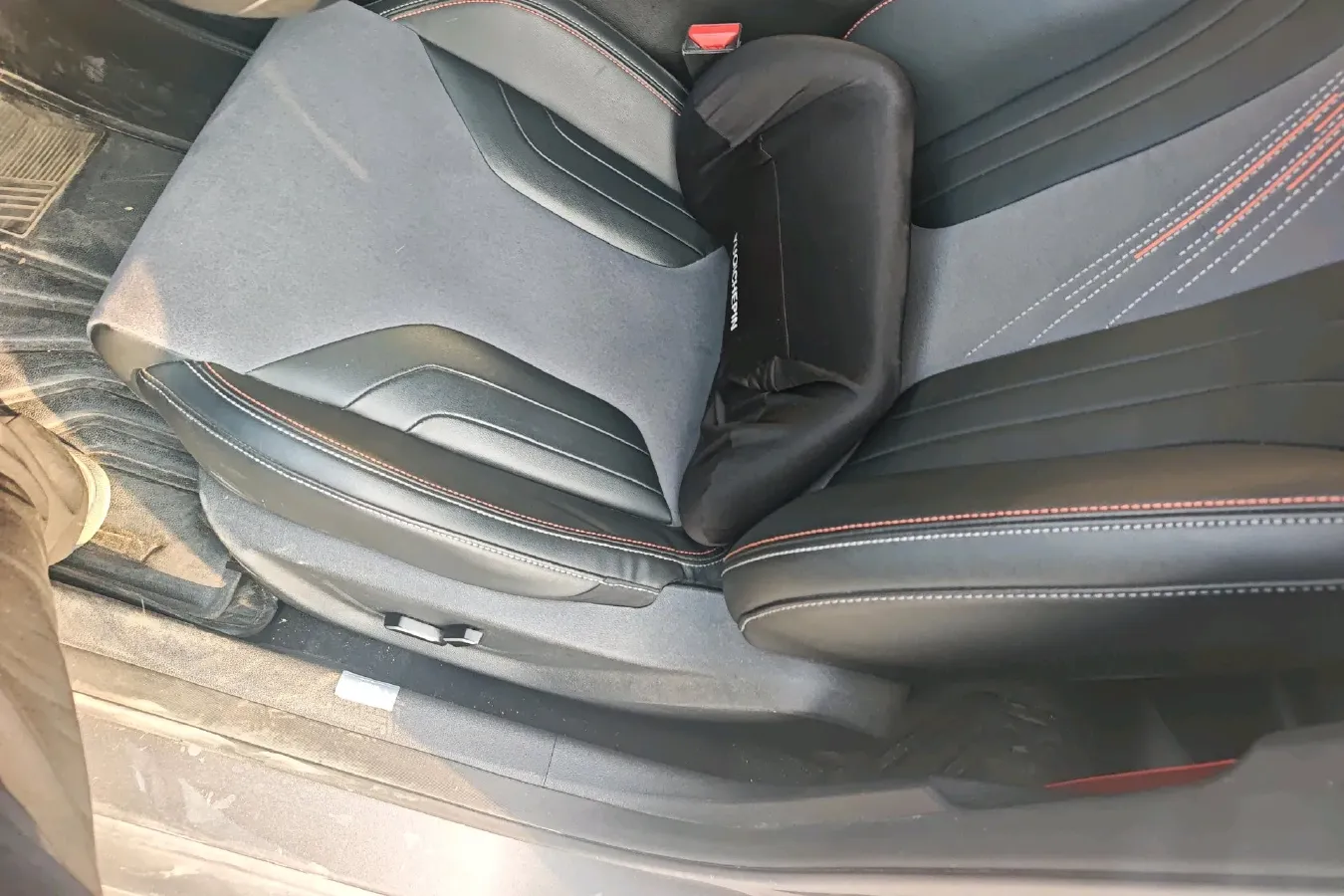 2022 Geely Binray 1.5T 181HP L4 7DCT,autocango,china used car exporter,china ev exporter,chinese used car exporter,chinese used ev exporter