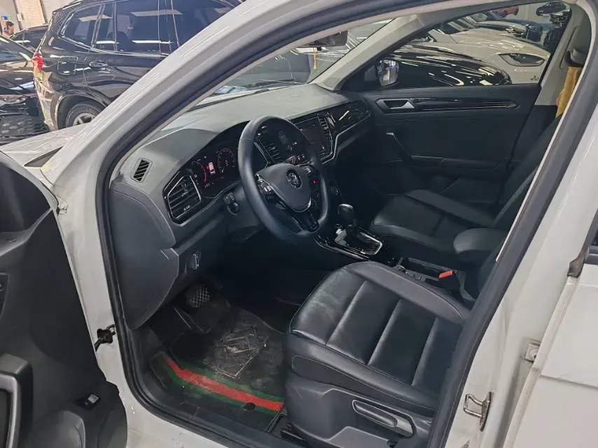 2019 Volkswagen T-Roc 1.4T 150HP L4 7DCT,autocango,china used car exporter,china ev exporter,chinese used car exporter,chinese used ev exporter
