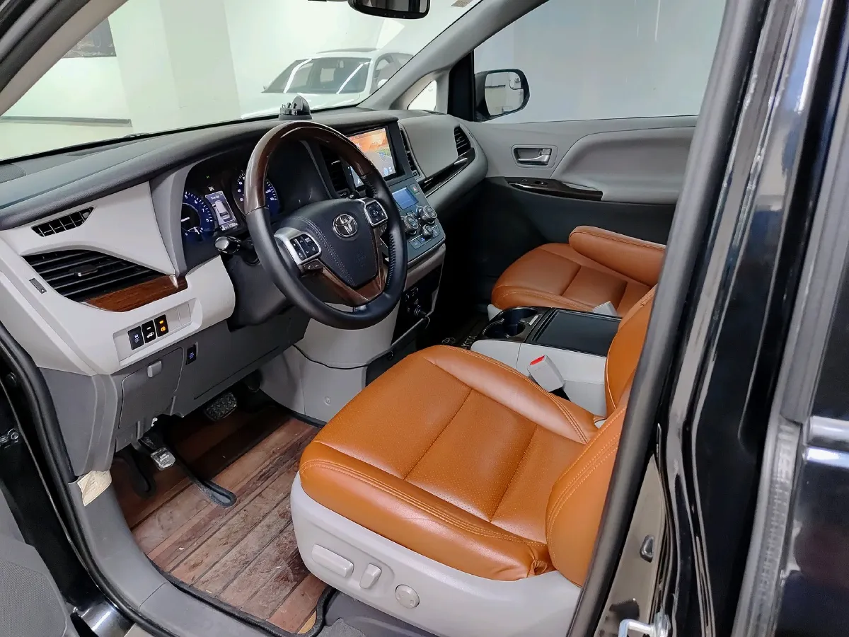 2019 Toyota Camry 2.0L 178HP L4 CVT,autocango,china used car exporter,china ev exporter,chinese used car exporter,chinese used ev exporter