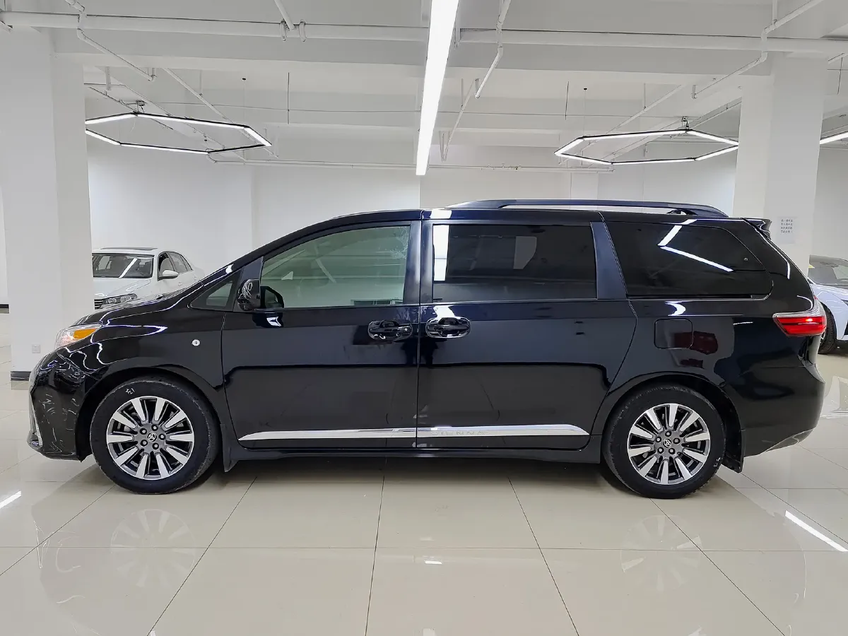 2019 Toyota Camry 2.0L 178HP L4 CVT,autocango,china used car exporter,china ev exporter,chinese used car exporter,chinese used ev exporter