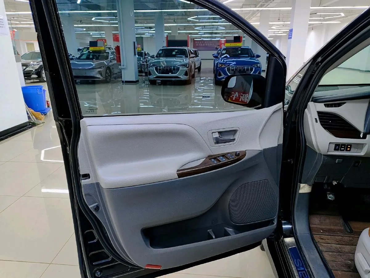 2019 Toyota Camry 2.0L 178HP L4 CVT,autocango,china used car exporter,china ev exporter,chinese used car exporter,chinese used ev exporter