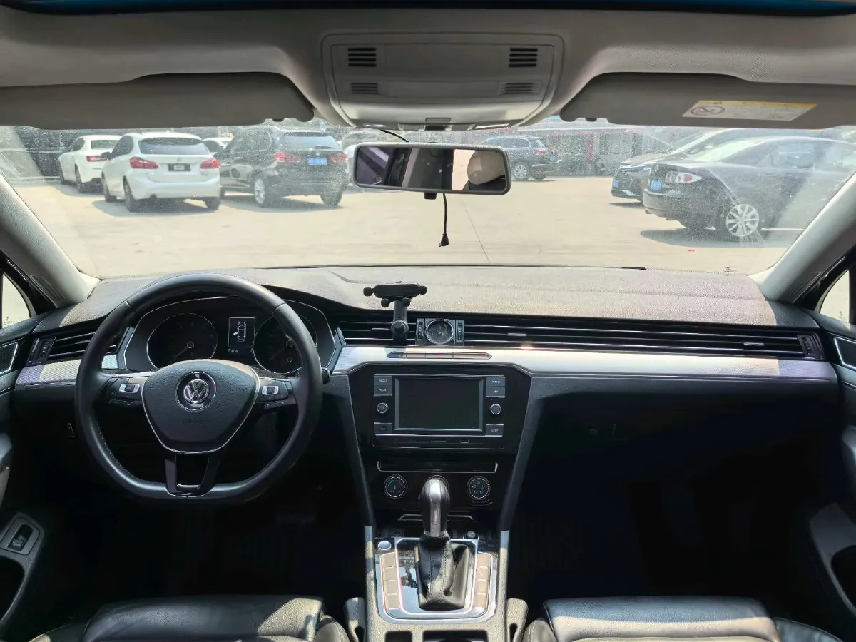 2018 Volkswagen Magotan 1.8T 180HP L4 7DCT,autocango,china used car exporter,china ev exporter,chinese used car exporter,chinese used ev exporter