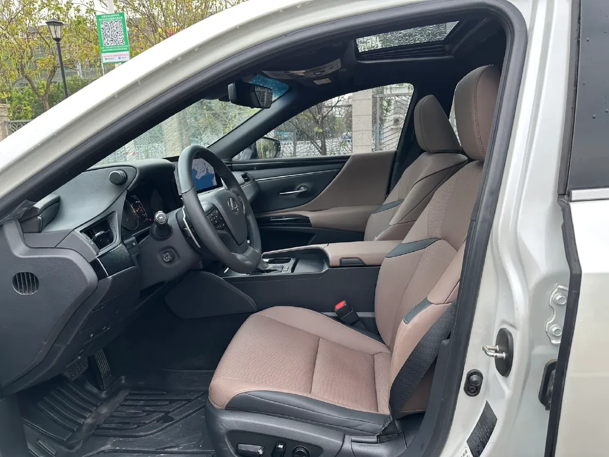 2022 Lexus ES 2.0L 173HP L4 CVT,autocango,china used car exporter,china ev exporter,chinese used car exporter,chinese used ev exporter