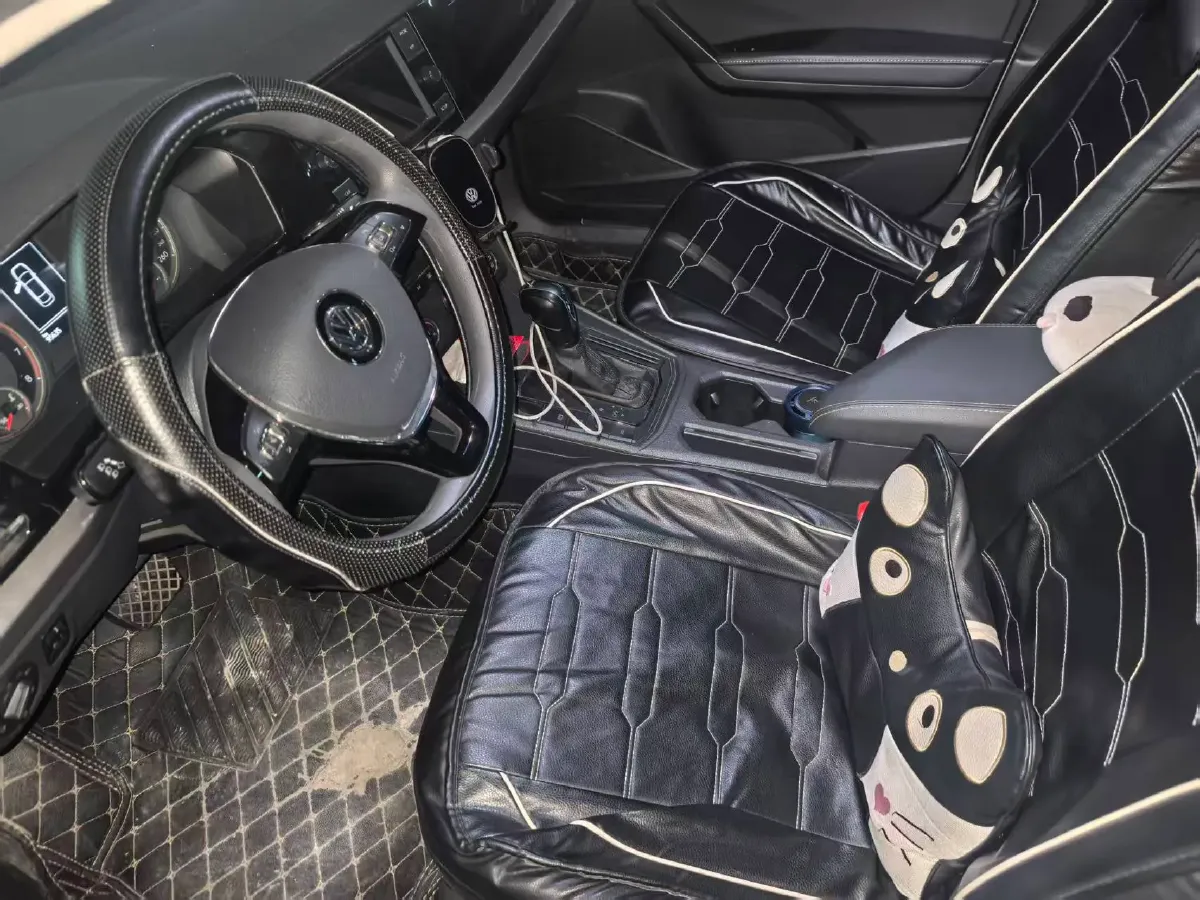 2018 Skoda Karoq 1.4T 150HP L4 7DCT,autocango,china used car exporter,china ev exporter,chinese used car exporter,chinese used ev exporter