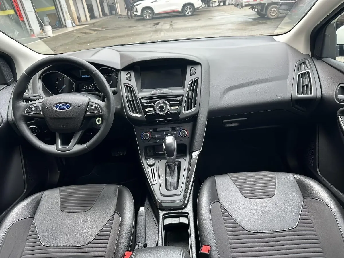 2017 Ford Focus 1.6L 125HP L4 6DCT,autocango,china used car exporter,china ev exporter,chinese used car exporter,chinese used ev exporter