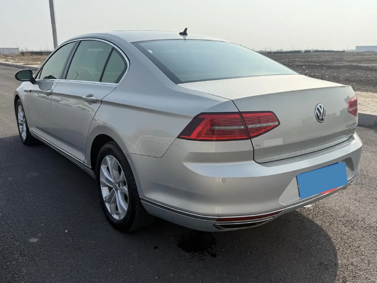 2019 Volkswagen Magotan 2.0T 186HP L4 7DCT,autocango,china used car exporter,china ev exporter,chinese used car exporter,chinese used ev exporter