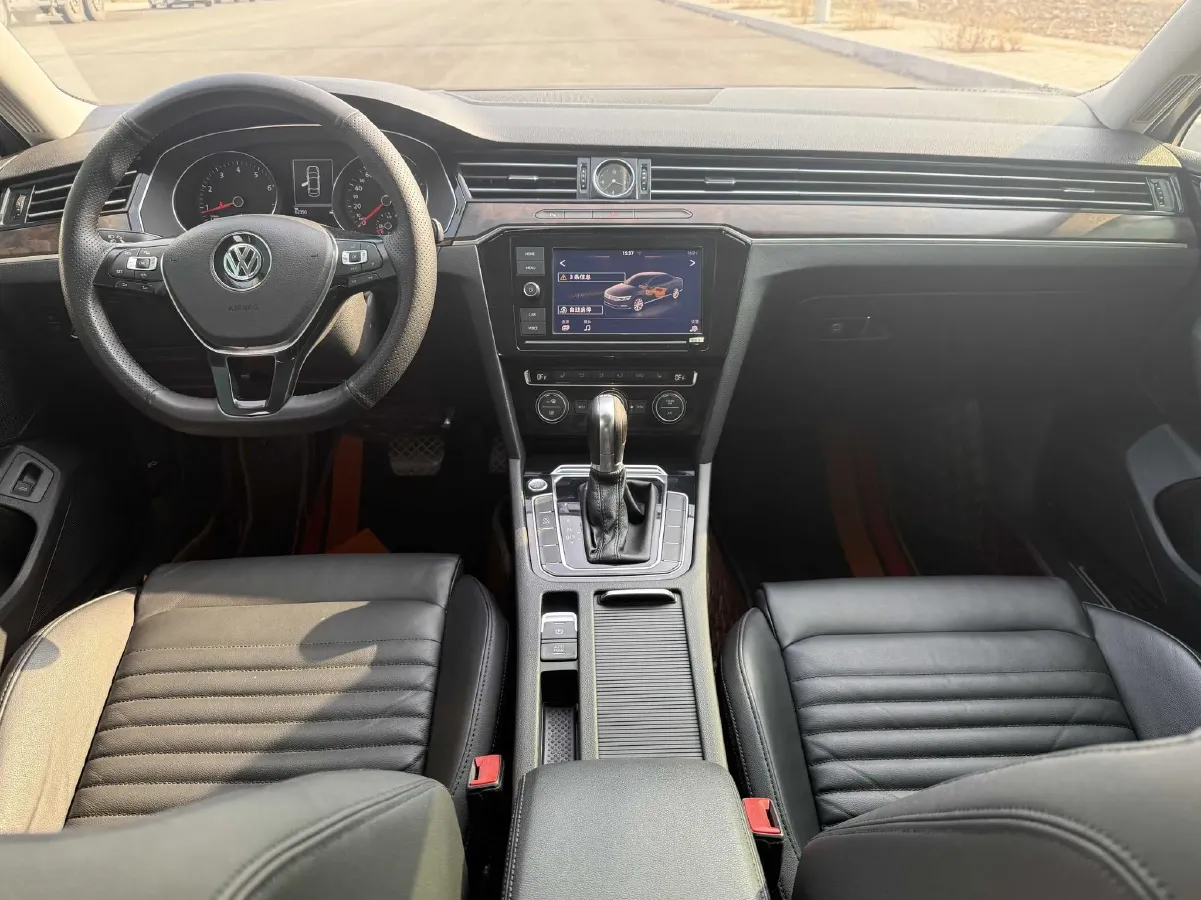 2019 Volkswagen Magotan 2.0T 186HP L4 7DCT,autocango,china used car exporter,china ev exporter,chinese used car exporter,chinese used ev exporter