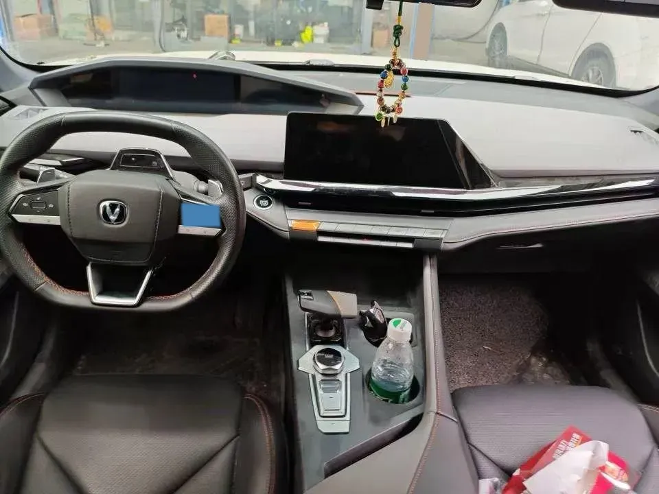 2022 ChangAn UNI-V 1.5T 188HP L4 7DCT,autocango,china used car exporter,china ev exporter,chinese used car exporter,chinese used ev exporter