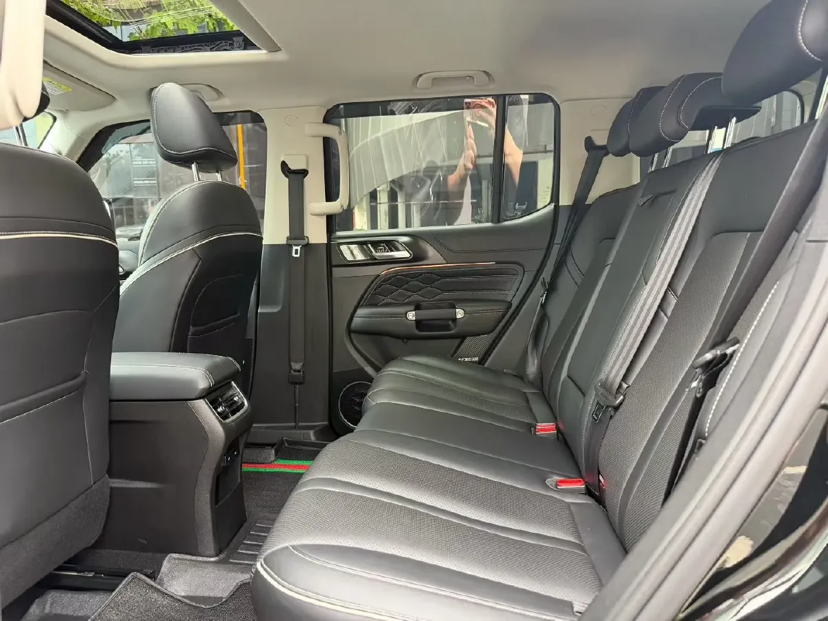 2021 Tank 300 2.0T 227HP L4 8AT,autocango,china used car exporter,china ev exporter,chinese used car exporter,chinese used ev exporter