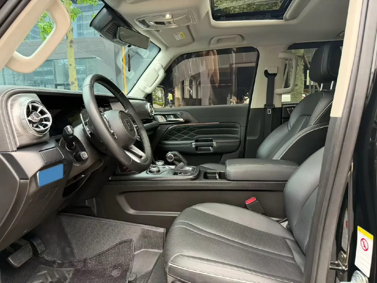 2021 Tank 300 2.0T 227HP L4 8AT,autocango,china used car exporter,china ev exporter,chinese used car exporter,chinese used ev exporter