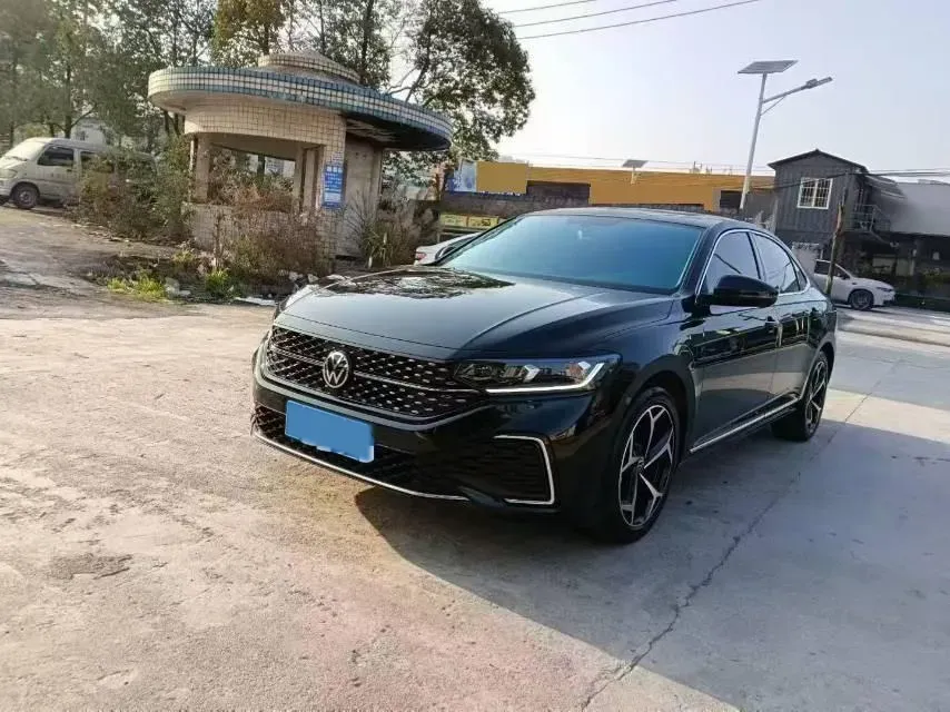 2024 Volkswagen Passat 2.0T 220HP L4 7DCT,autocango,china used car exporter,china ev exporter,chinese used car exporter,chinese used ev exporter
