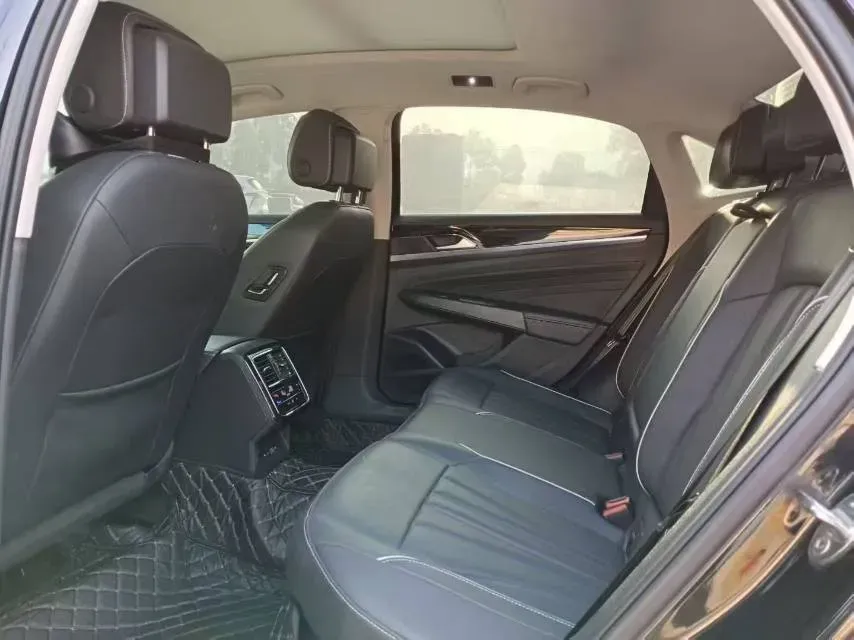 2024 Volkswagen Passat 2.0T 220HP L4 7DCT,autocango,china used car exporter,china ev exporter,chinese used car exporter,chinese used ev exporter