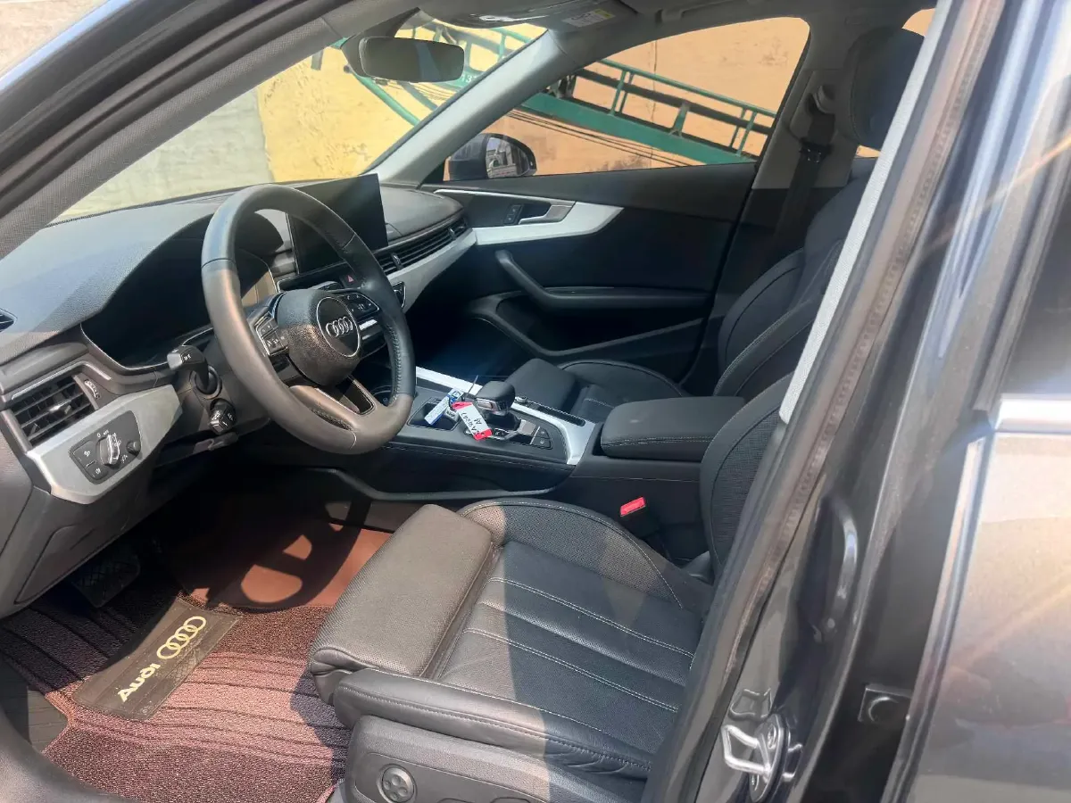 2020 Audi A4L 2.0T 190HP L4 7DCT,autocango,china used car exporter,china ev exporter,chinese used car exporter,chinese used ev exporter