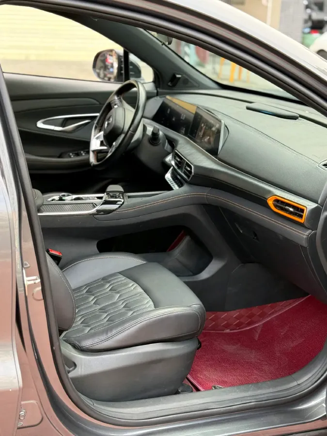 2022 ChangAn UNI-T 1.5T 188HP L4 7DCT,autocango,china used car exporter,china ev exporter,chinese used car exporter,chinese used ev exporter