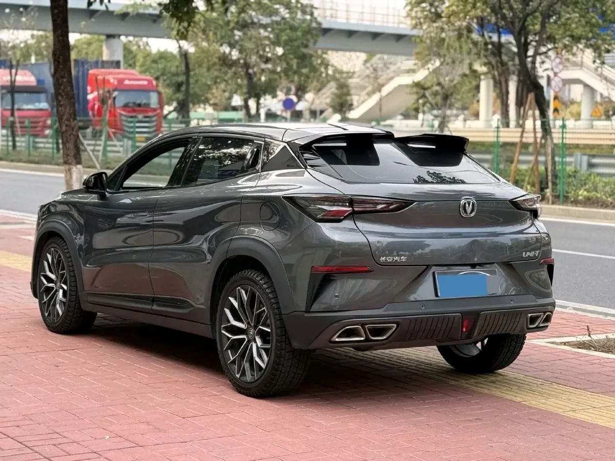 2022 ChangAn UNI-T 1.5T 188HP L4 7DCT,autocango,china used car exporter,china ev exporter,chinese used car exporter,chinese used ev exporter