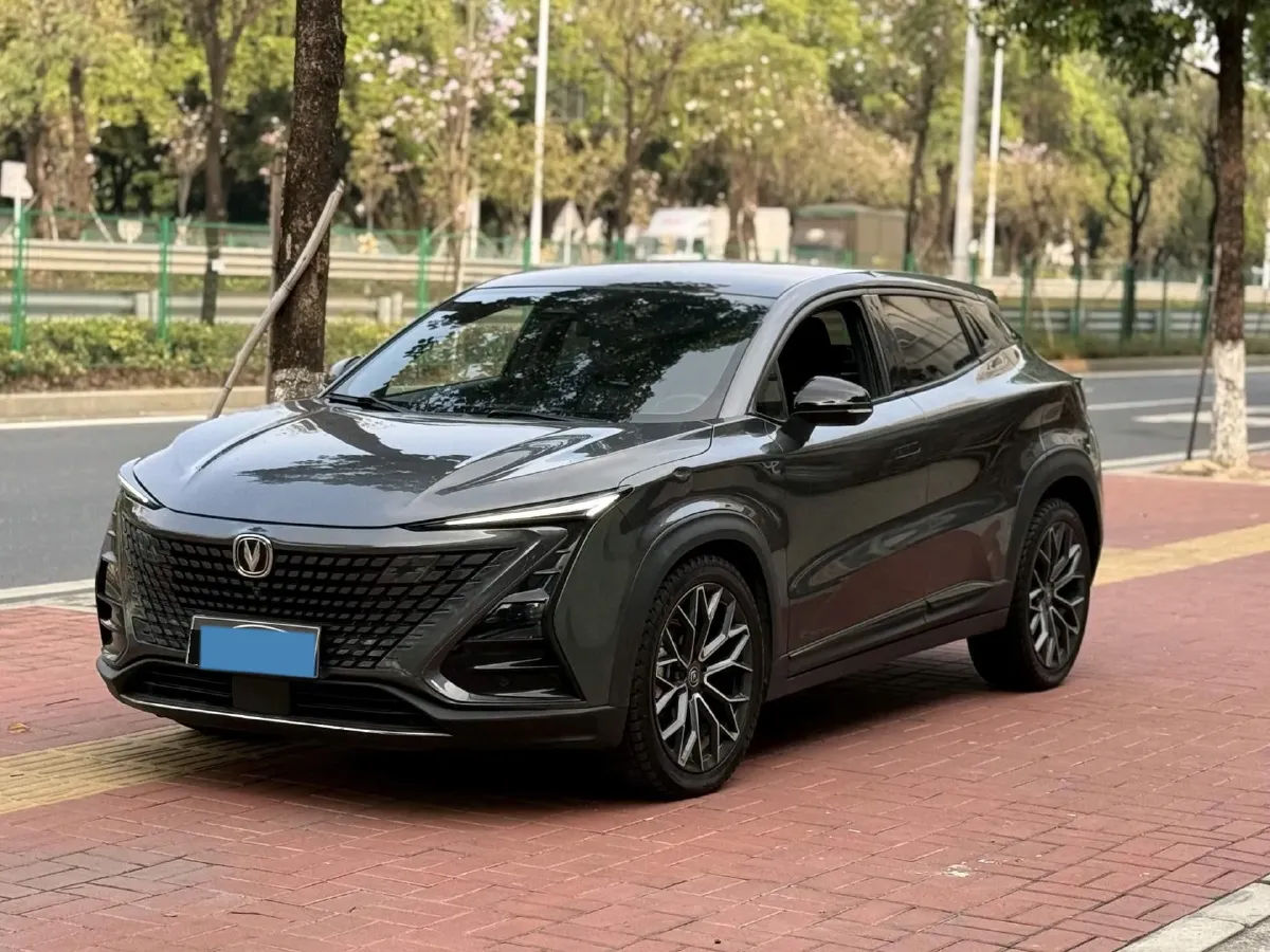 2022 ChangAn UNI-T 1.5T 188HP L4 7DCT,autocango,china used car exporter,china ev exporter,chinese used car exporter,chinese used ev exporter