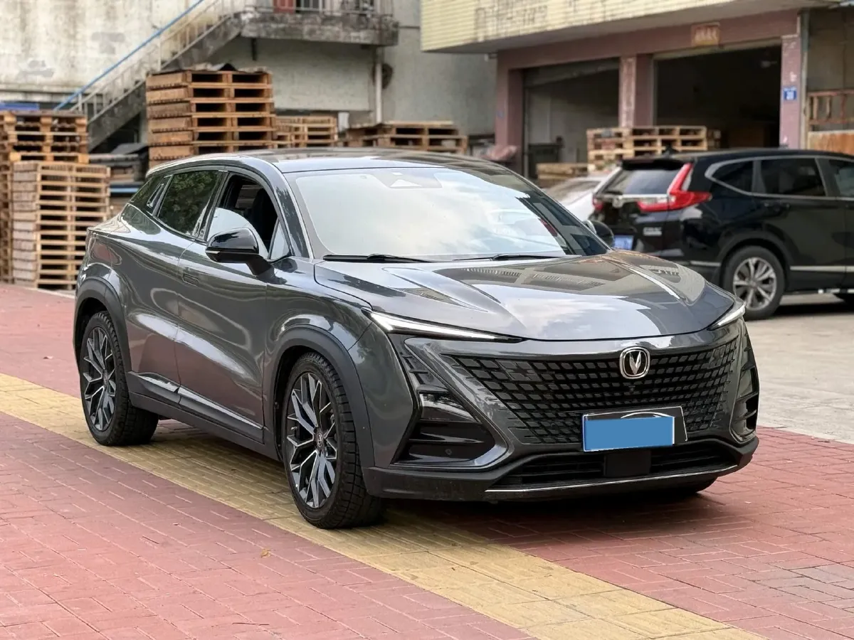 2022 ChangAn UNI-T 1.5T 188HP L4 7DCT,autocango,china used car exporter,china ev exporter,chinese used car exporter,chinese used ev exporter