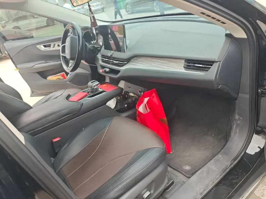 2024 HongQi E-QM5 BEV 72KWH,autocango,china used car exporter,china ev exporter,chinese used car exporter,chinese used ev exporter