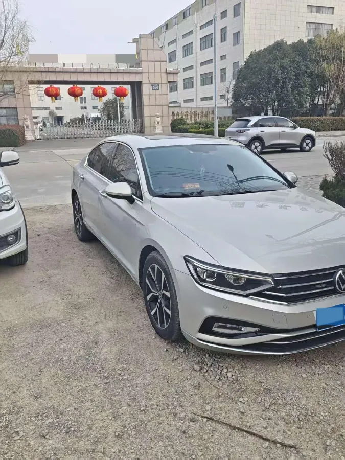 2020 Volkswagen Magotan 2.0T 186HP L4 7DCT,autocango,china used car exporter,china ev exporter,chinese used car exporter,chinese used ev exporter